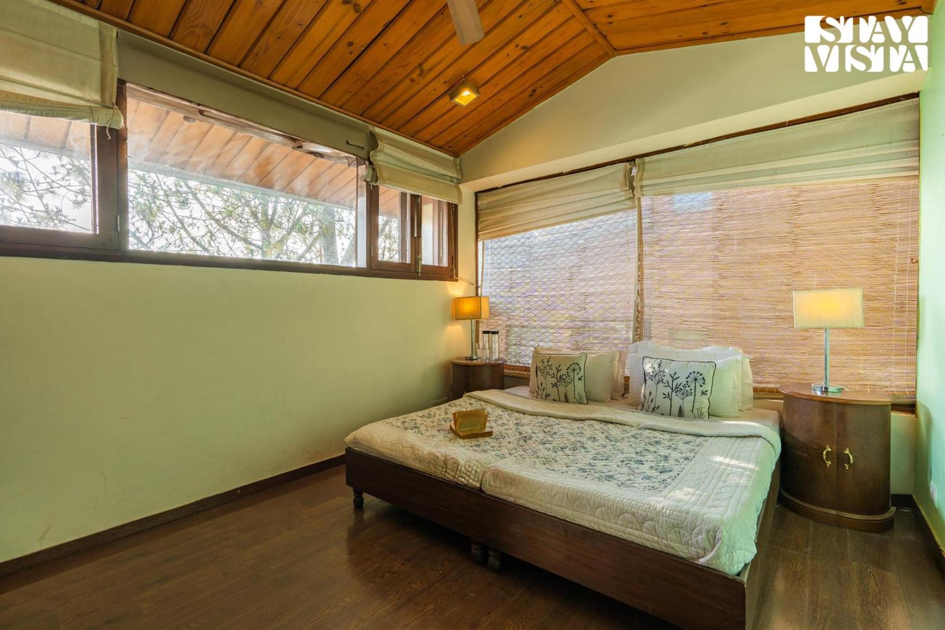 Stayvista At Hillcrest Villa With Valley View, Bonfire And Heater Kasauli Exterior foto